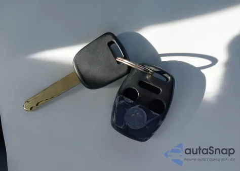 2006 Honda Accord 2.4 Lx from USA, damaged, VIN 1HGCM56466A020220